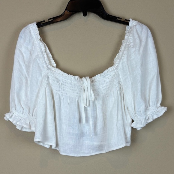 NWT Le Lis Collection Ivory Off the Shoulder Puff Sleeve Smocking Crop Top - Picture 1 of 12